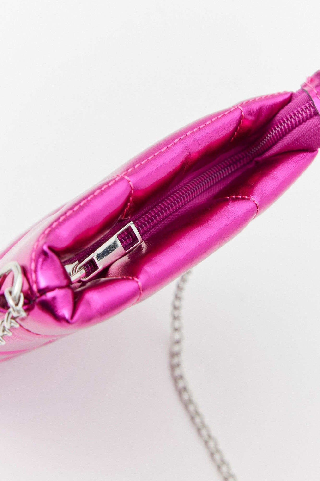 Bolsa transversal acolchoada