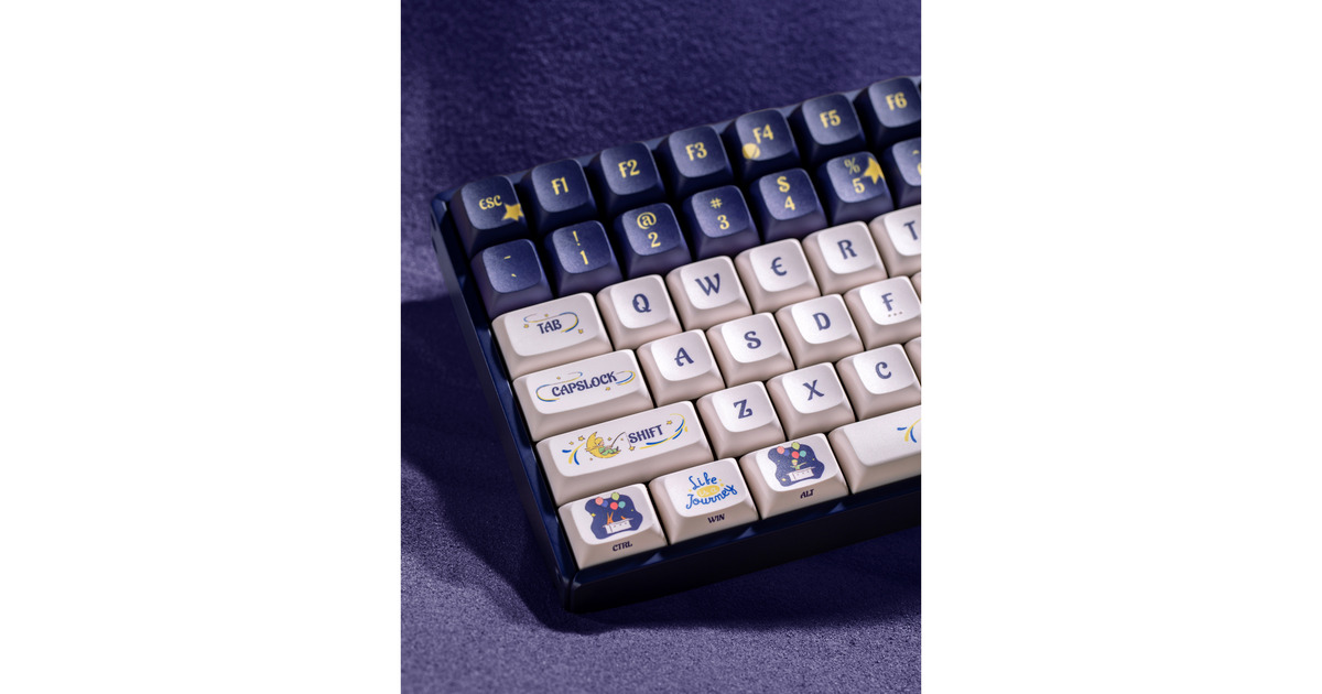 IqunixF97 Starry Tryst, gaming toetsenbord  (Donkerblauw/wit, US lay-out, IQUNIX Silent Rose, RGB leds, 96%, Hot-swappable, PBT, 2.4GHz | Bluetooth 5.1 | USB-C)