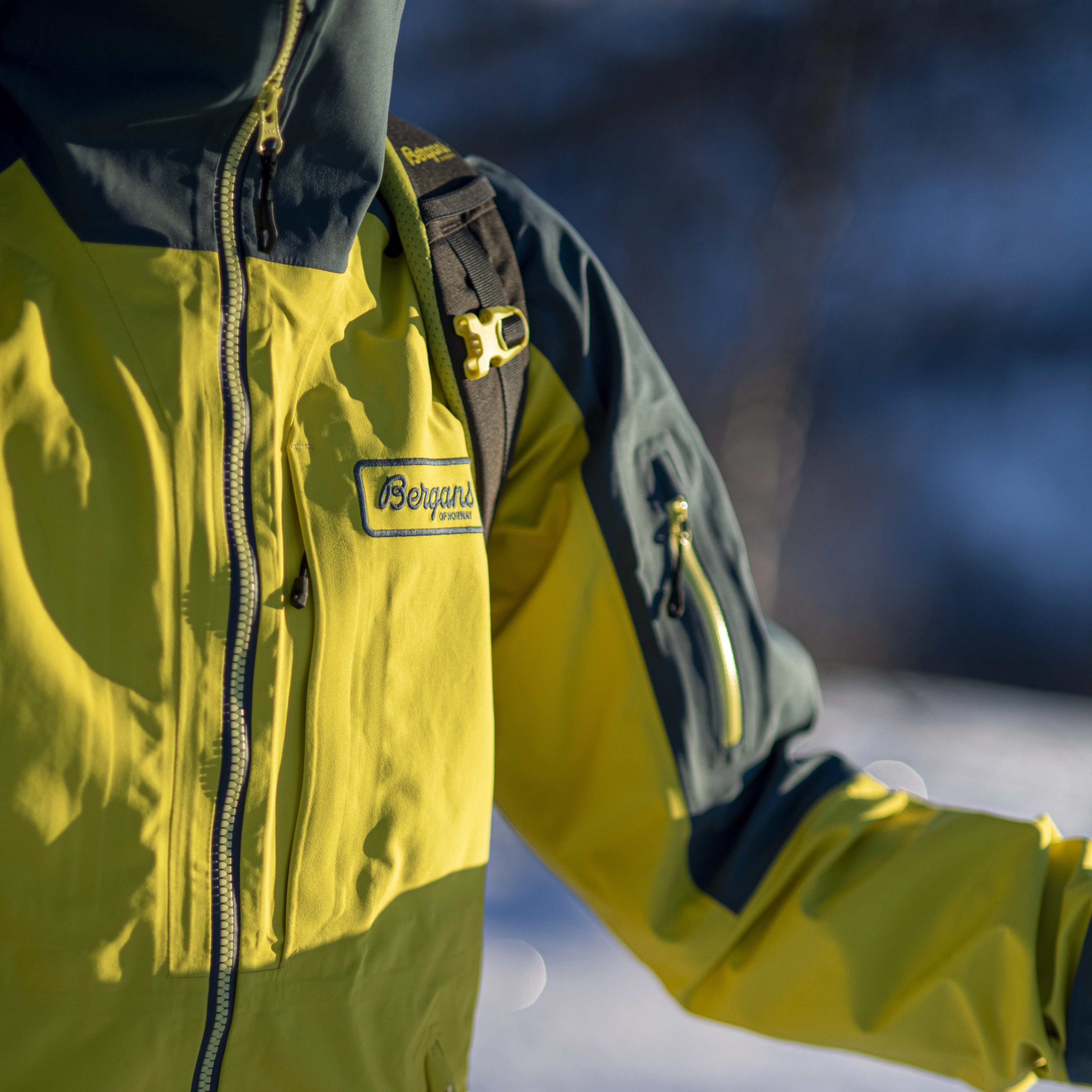 Myrkdalen V2 3L Jacket Pineapple / Orion Blue