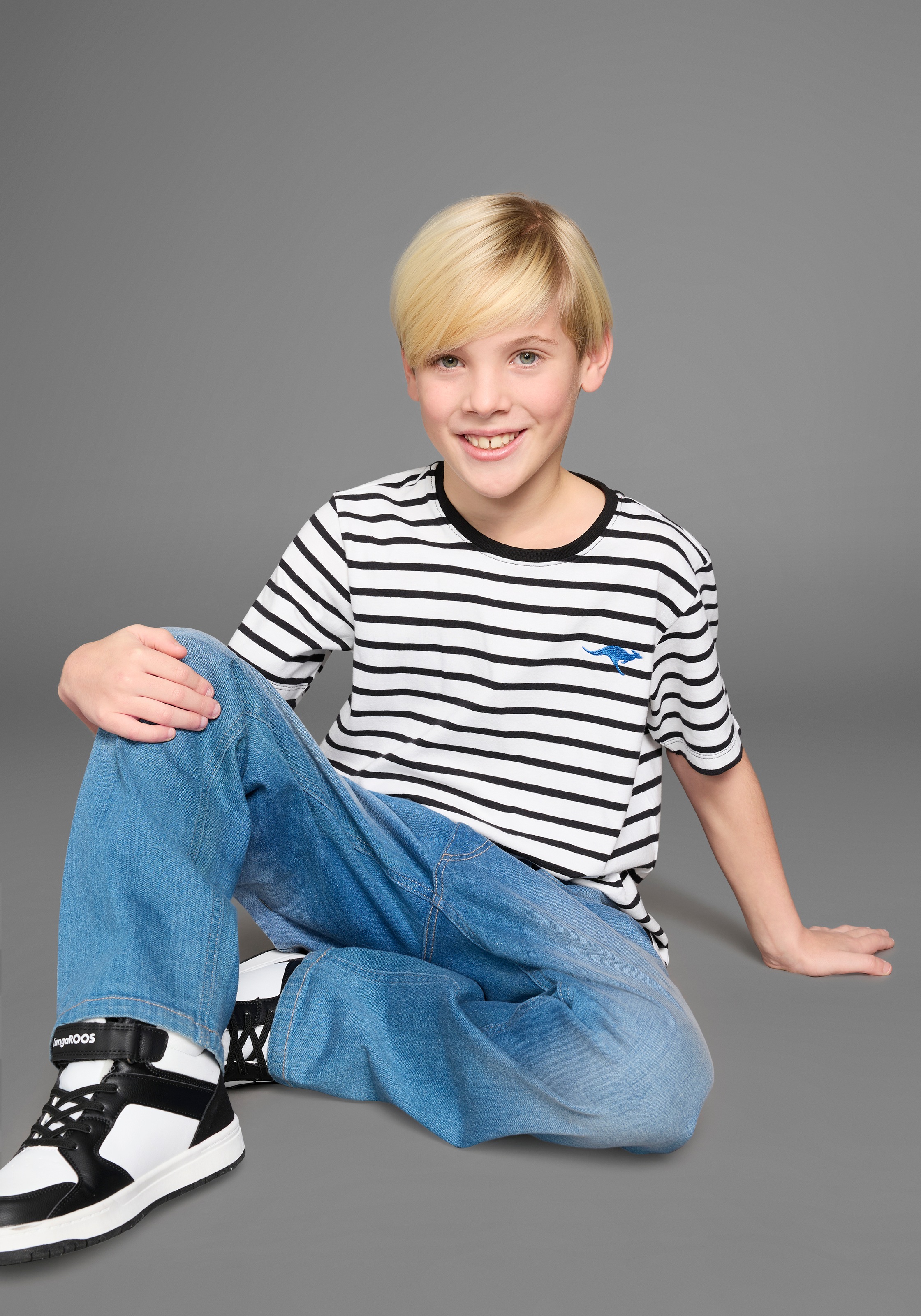 KangaROOS Loose-fit-Jeans »Jeans mit weitem Bein«, , mit Logo-Stickerei