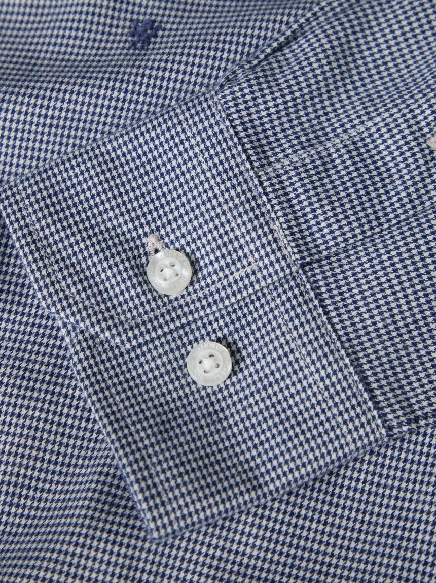 Camisa slim fit micropadrão