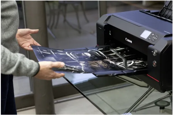 Canon imagePROGRAF PRO-1000 - Printer - farve - blækprinter - 431.8 x 558.8 mm op til 3.58 min./side (farve) - USB 2.0, LAN, Wi-Fi(n)