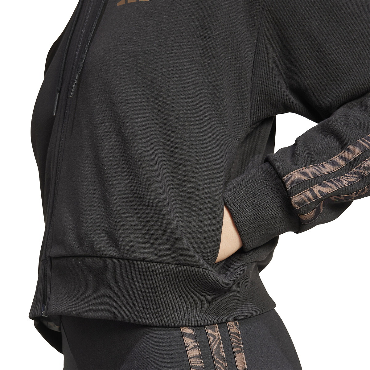 ADIDAS SPORTSWEAR<br>Moletom com zíper, 3 listras, estampa de animais