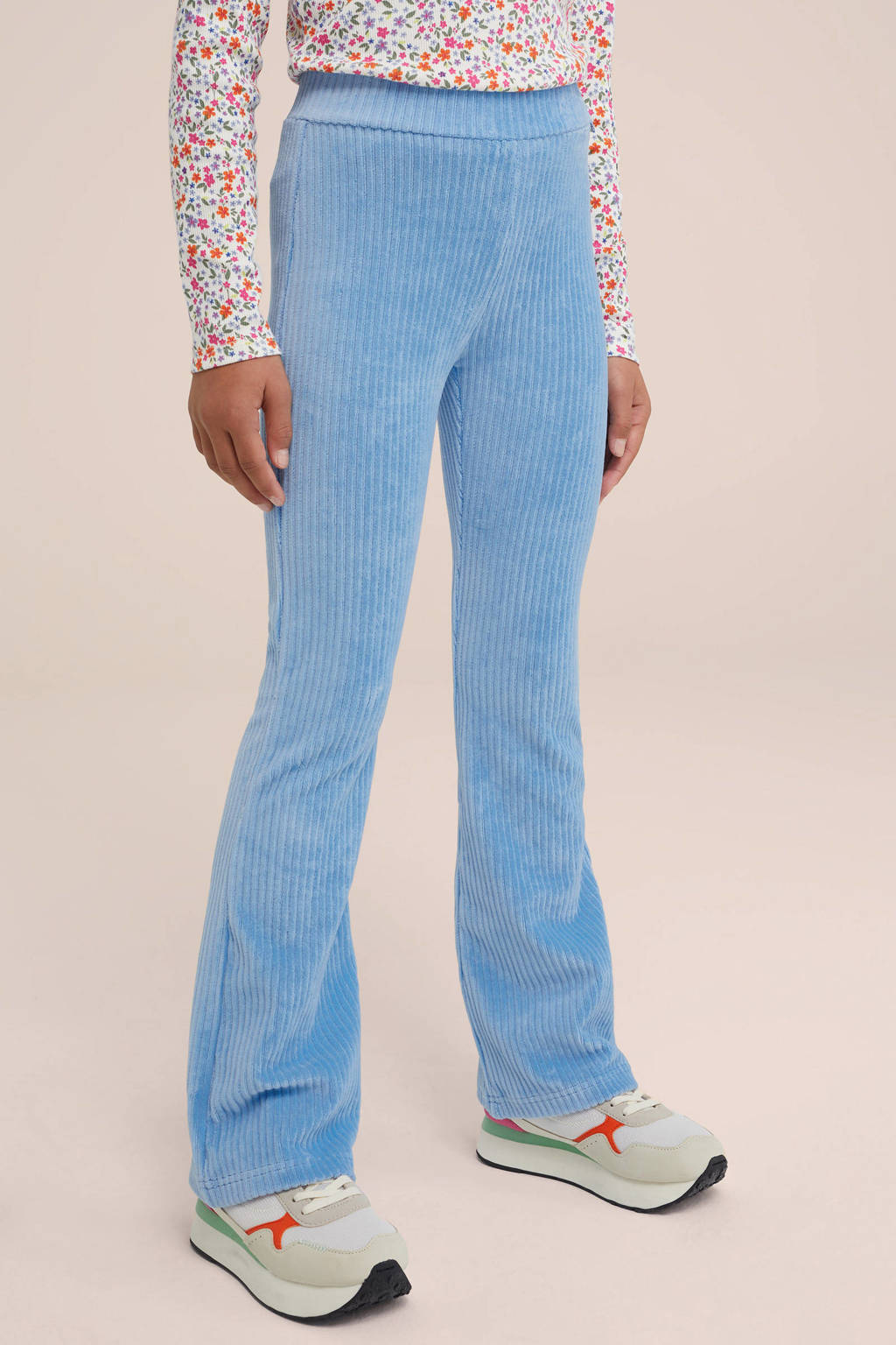 WE Fashion velours flared broek light moss
