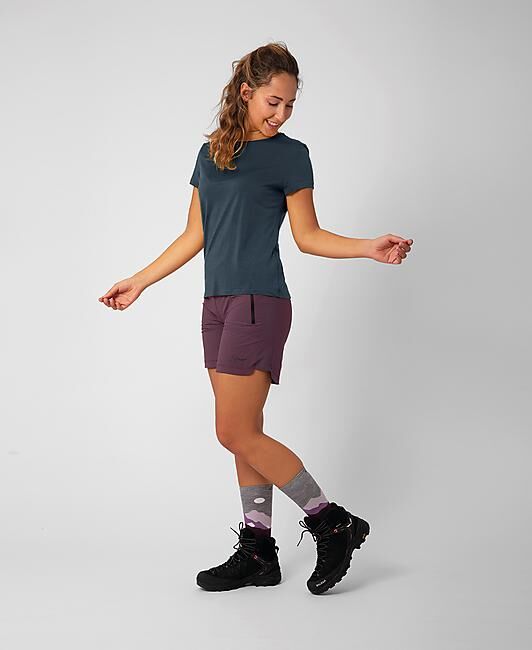 LAMUNT - CHAUSSETTE MARTHA ILLUSTRATION