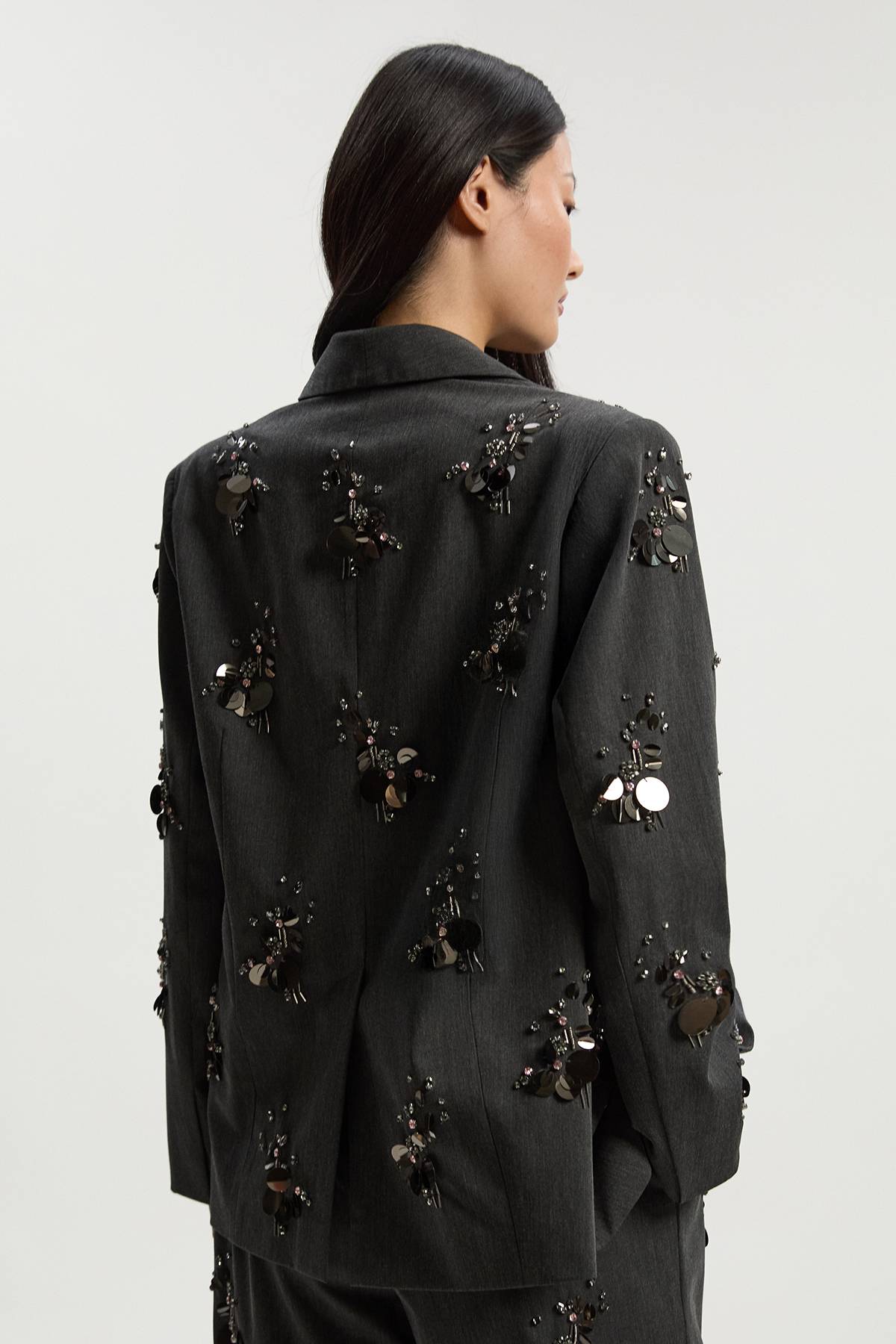 KarenMillen Blazer Cintré Simple Boutonnage Orné de Sequins et Cristaux en Grappes