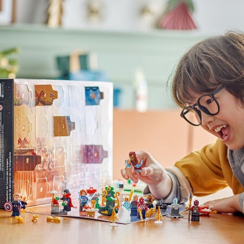 LEGO Marvel Avengers Adventskalender 2023 met 24 Cadeautjes - 76267