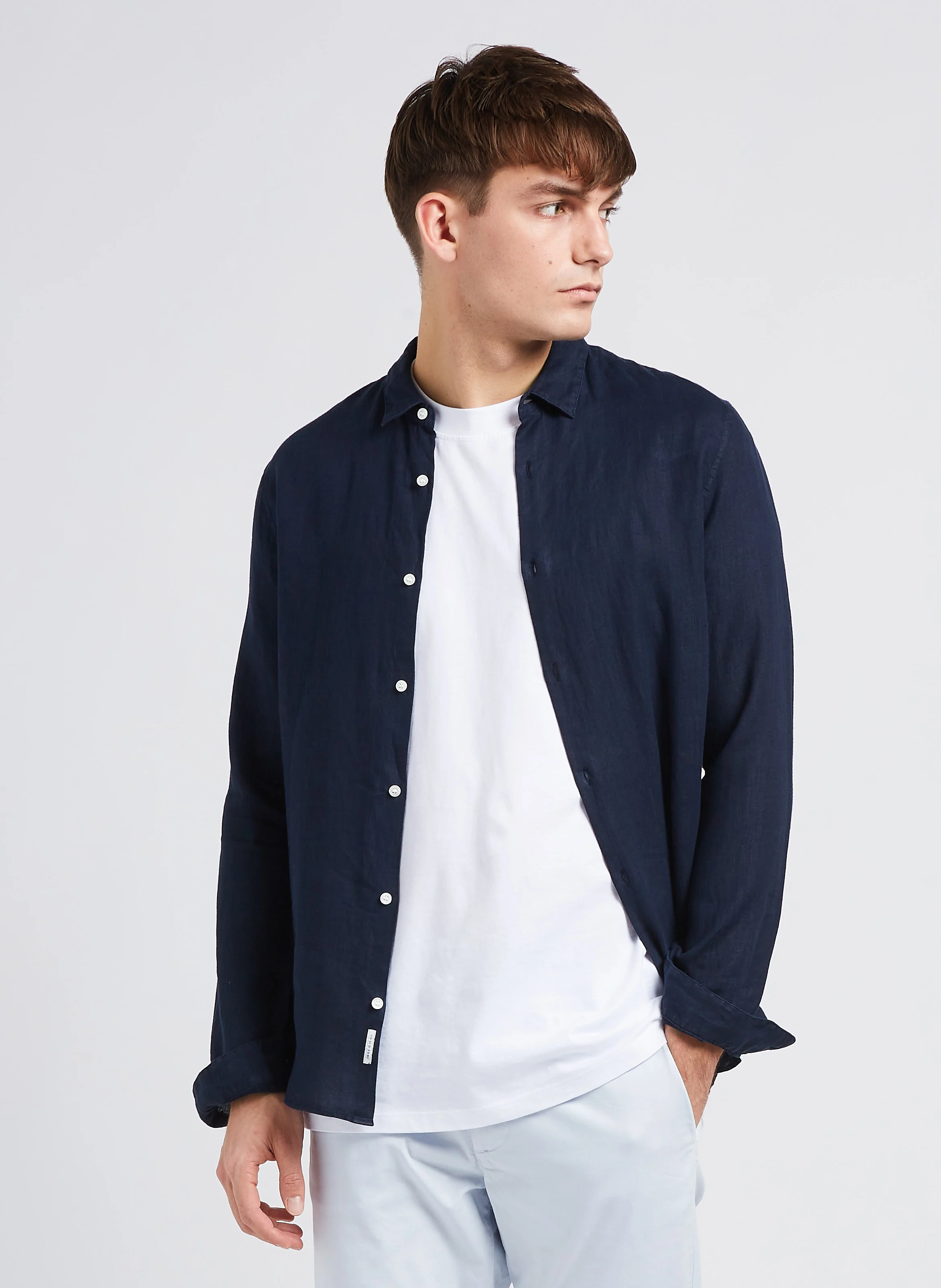 Chemise slim-fit col classique en lin | Bleu