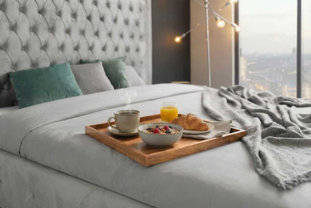 Massives Tablett MAKASSAR 50cm braun Mangoholz honey finish handmade