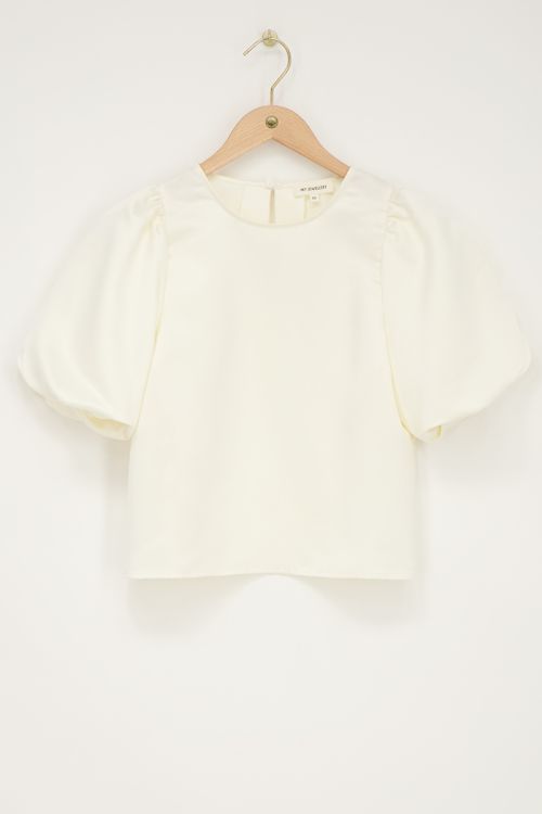 Witte top met gepofte mouwen