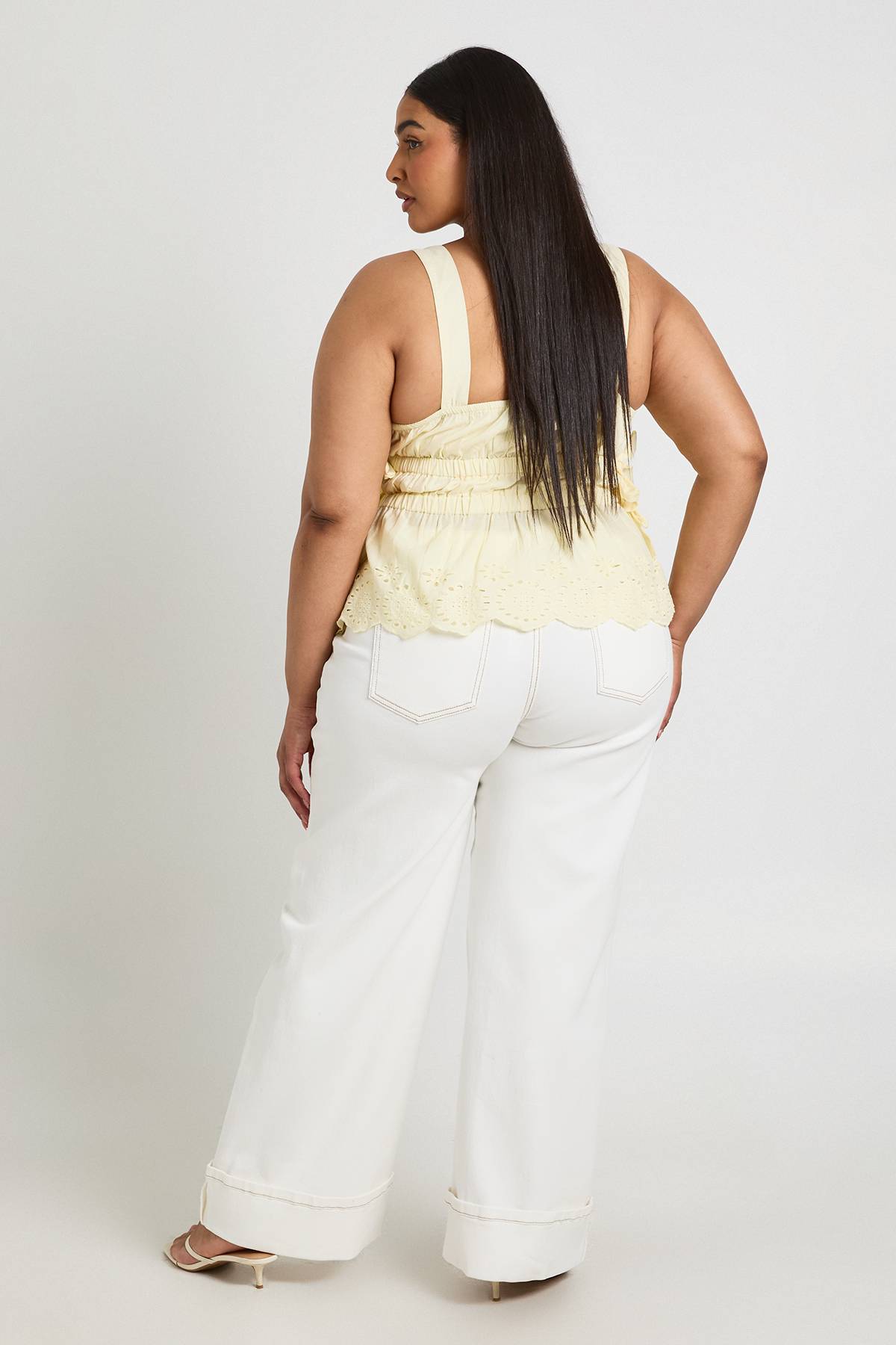 boohoo Haut Caraco Grande Taille À Détails Découpés, Nœuds Et Fronces