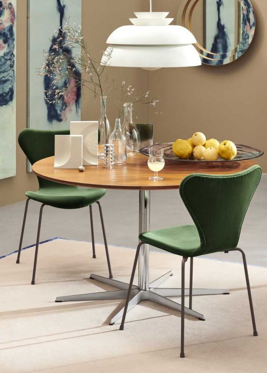 Fritz Hansen Vlinderstoel Series 7 stoel velvet Dark Plum