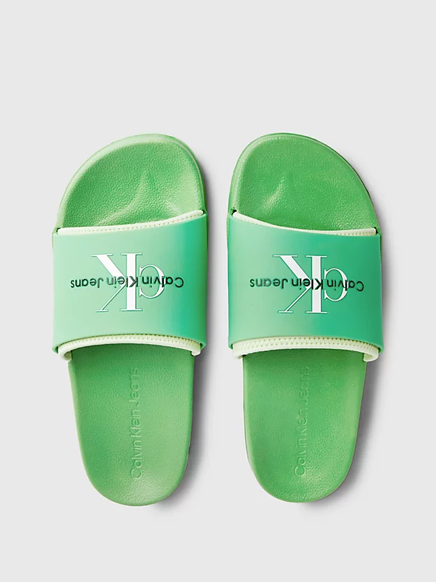 Chinelo com logotipo