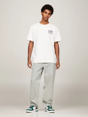 Camiseta com logo nas costas da coleção de 1985