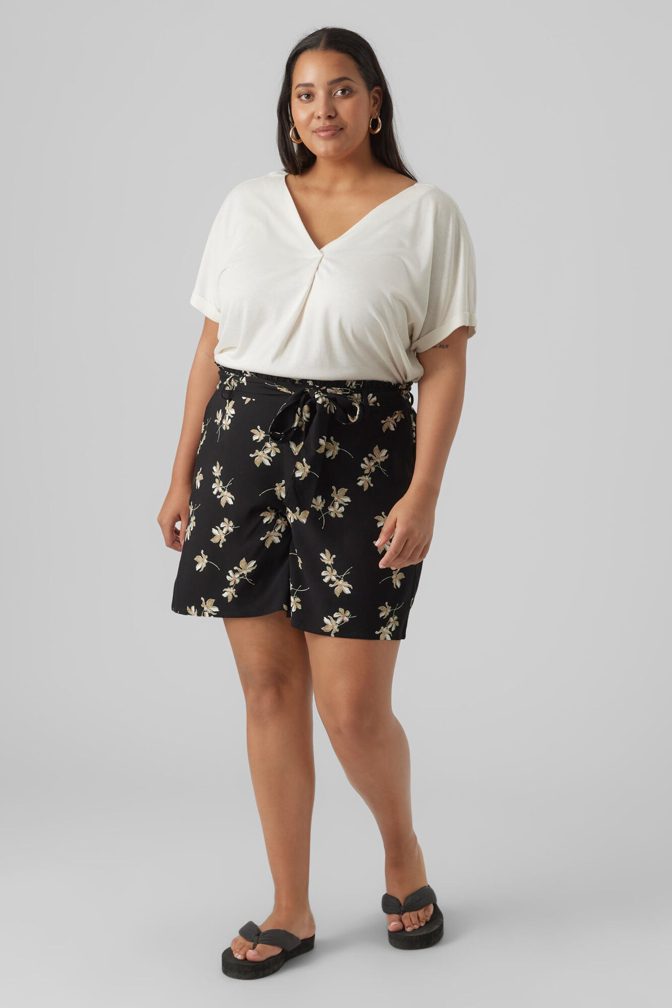 Blusa de manga curta plus size - branca