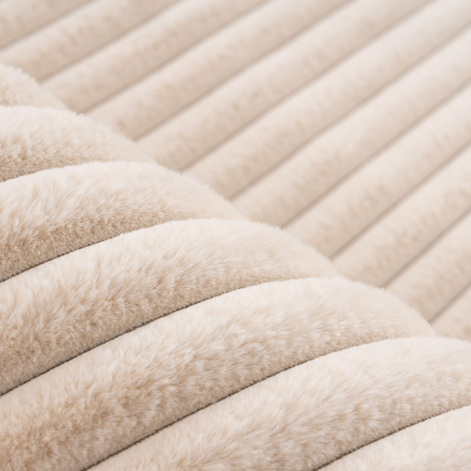 Kunstfellteppich - beige - 80x150 cm - Grobcordoptik