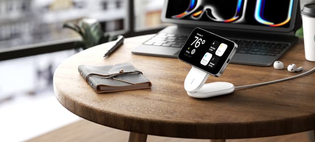 Belkin BoostCharge Qi2 magnetisk foldbar opladningsstander (hvid)