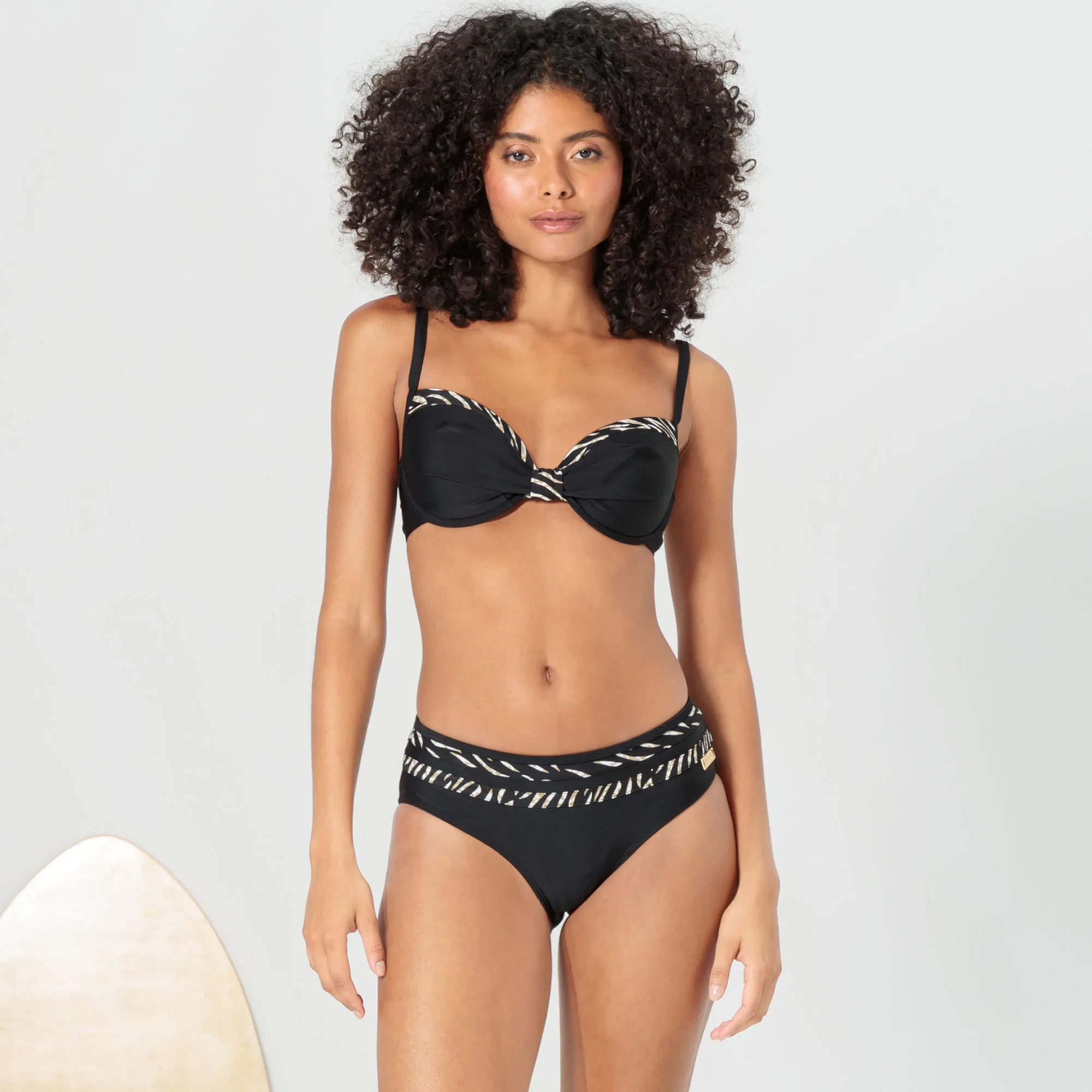 Damen-Bikinihose mit schicken Streifen