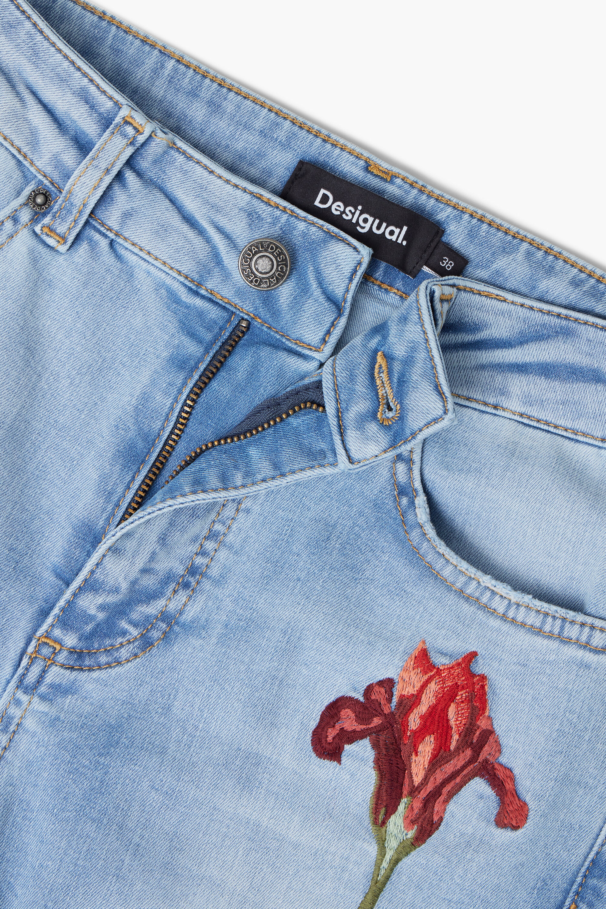 calça jeans rosa