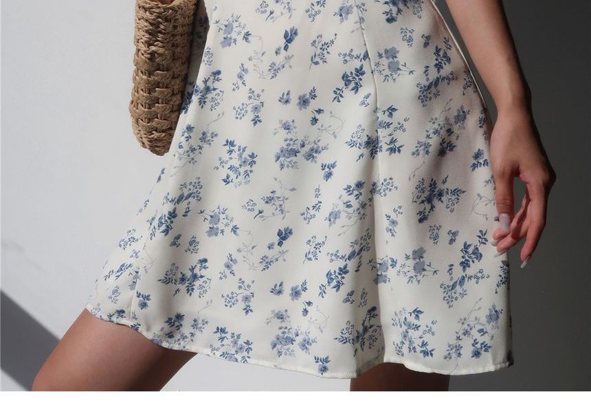Honmizz - Mini A-lijn jurk met spaghettibandjes en bloemenprint