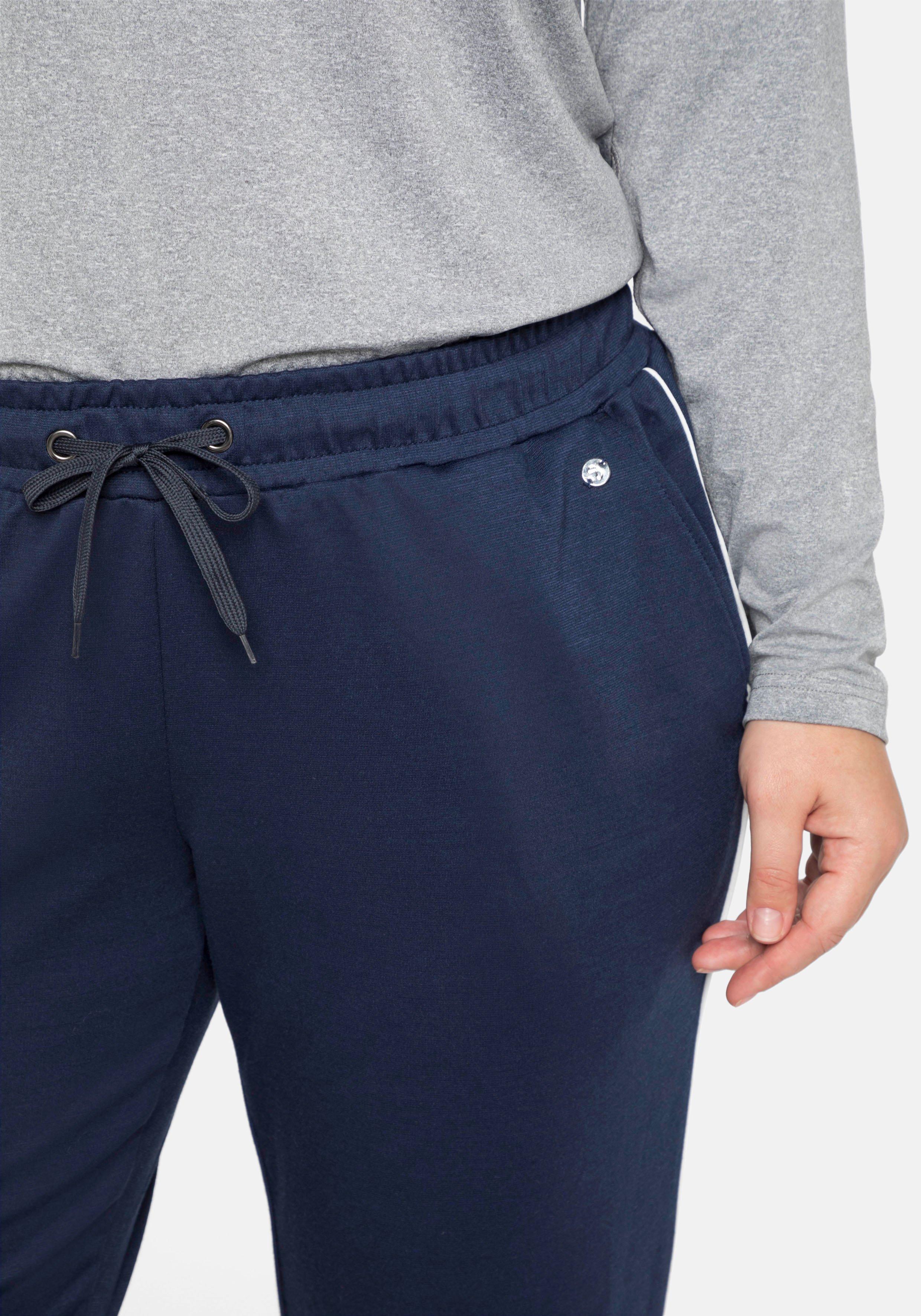 Jogginghose in 3/4-Länge, mit Kontraststreifen