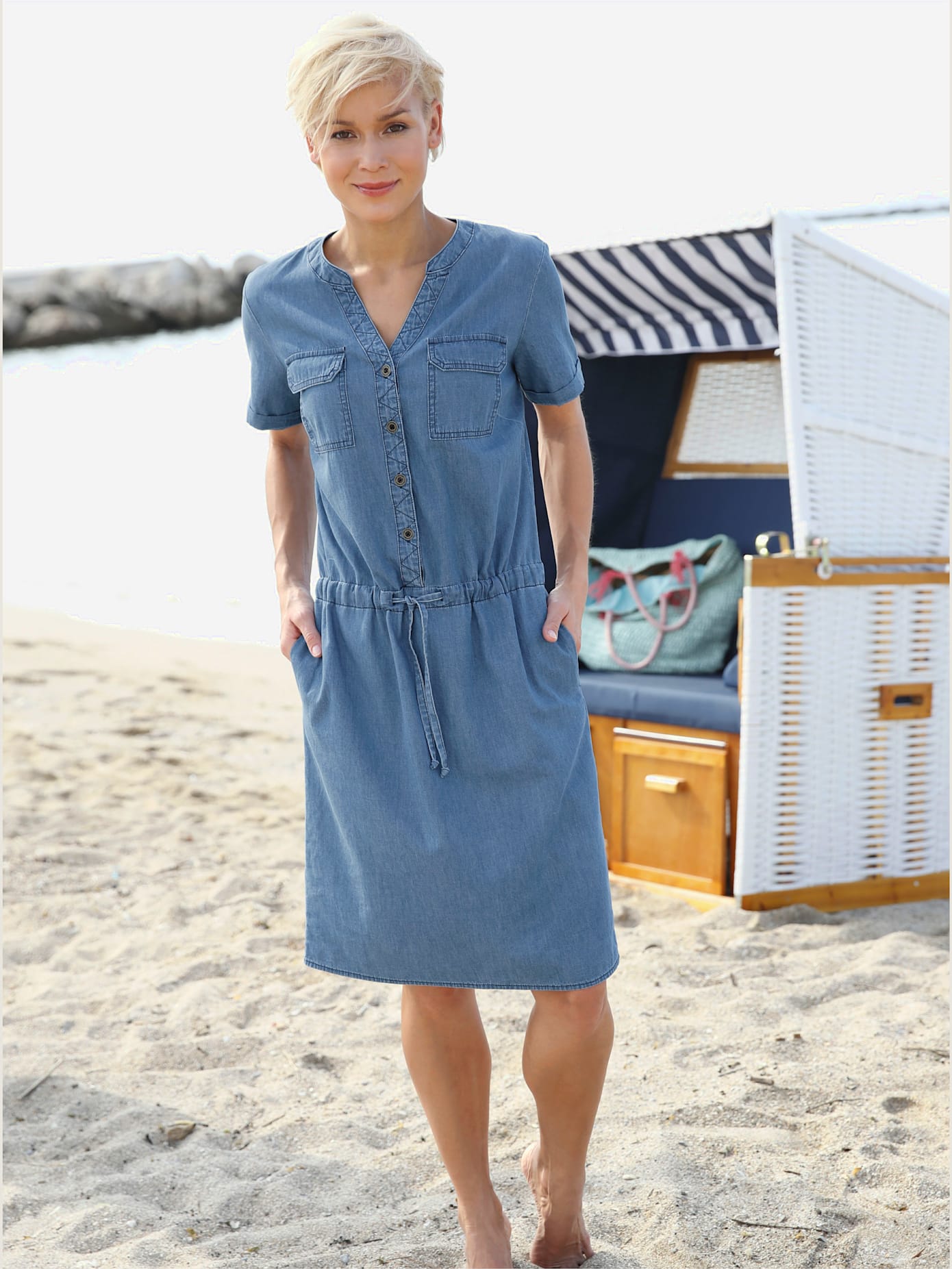 Robe coton légère avec encolure ronde avec petit v