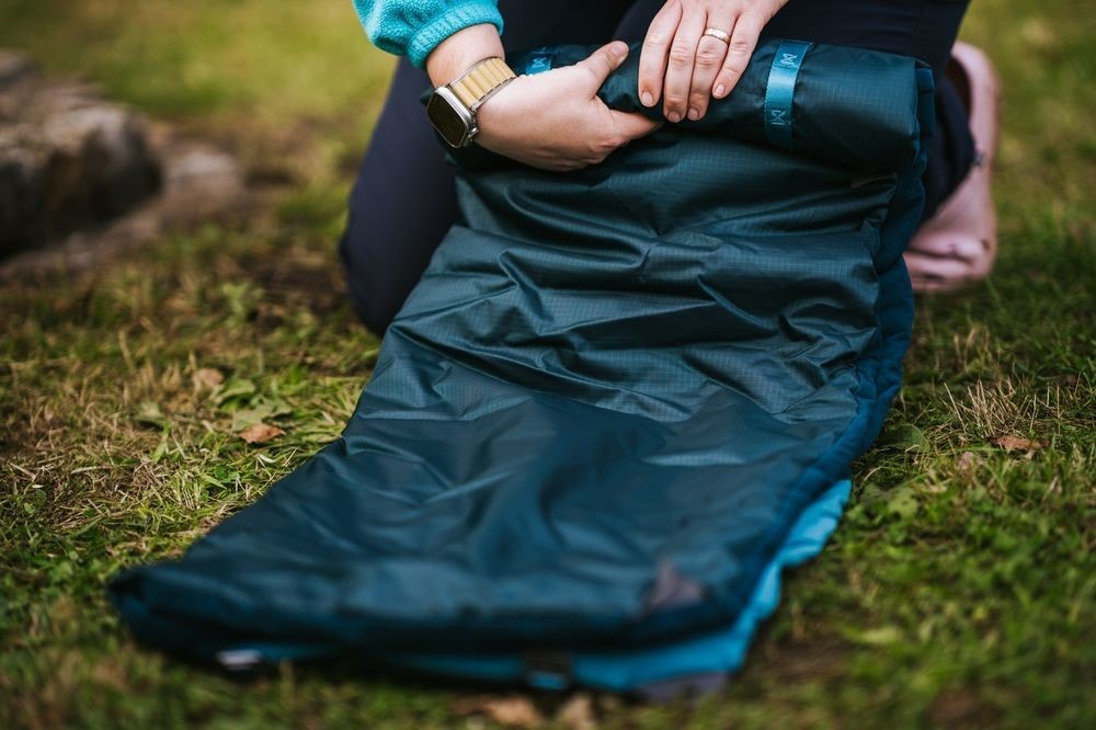 Kjøp Non-Stop Dogwear Trekking Dog Bed fra Hekta på tur!