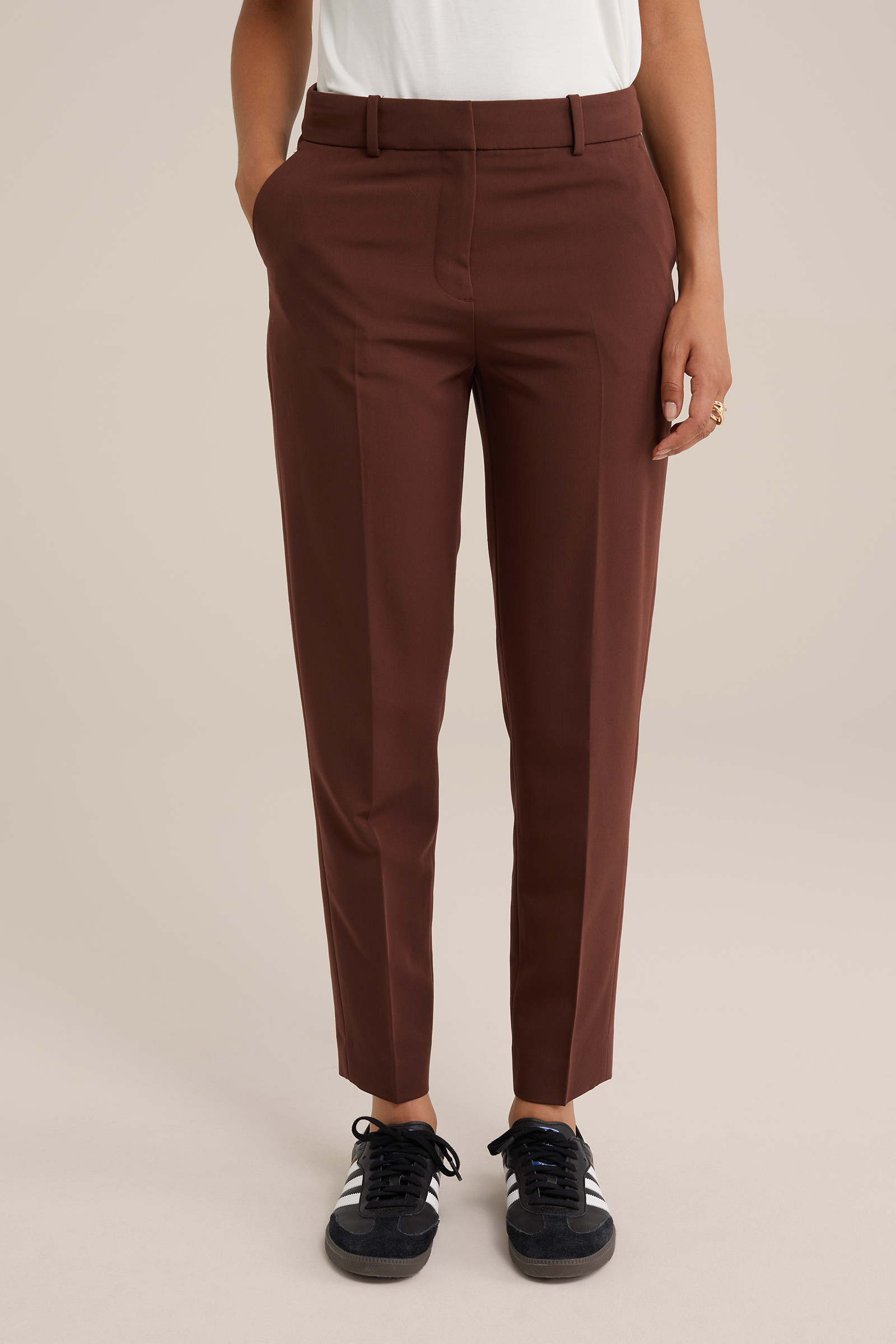 slim fit pantalon WE Fashion Donkerbruin