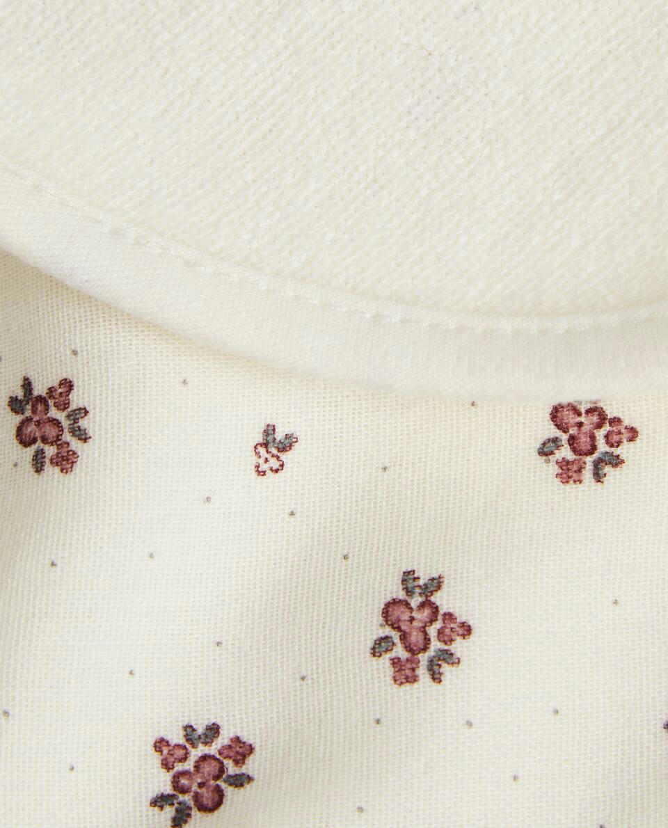 BABADOR INFANTIL COM ESTAMPA FLORAL