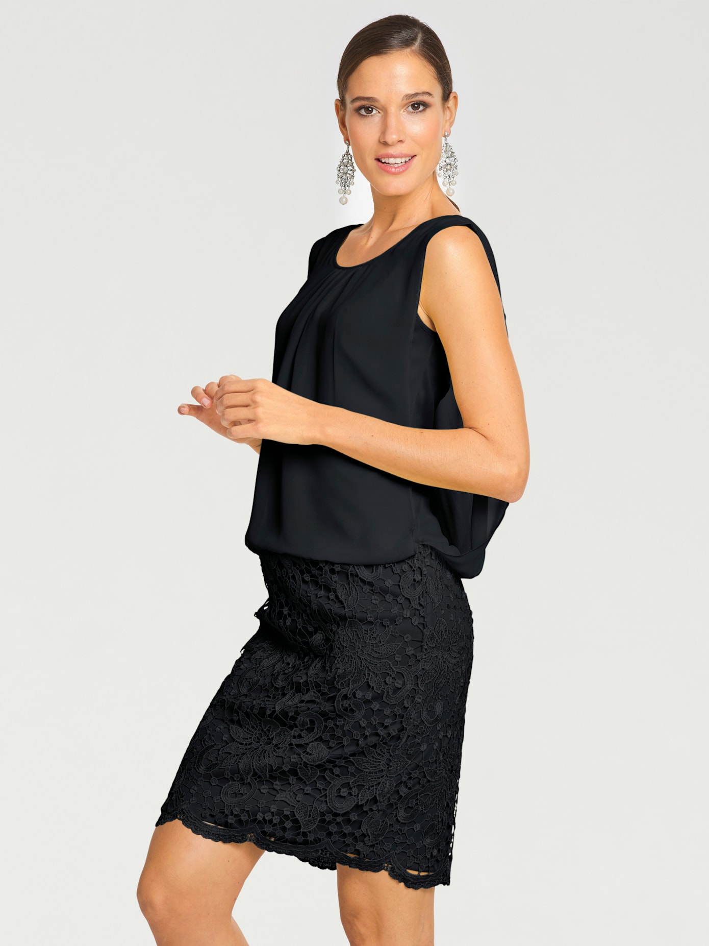 Robe en dentelle mélange de qualité