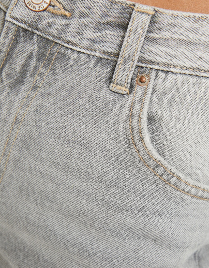 calça jeans de corte reto