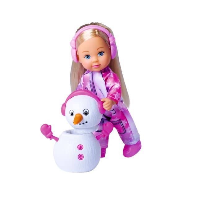 Evi Love mit Schneemann