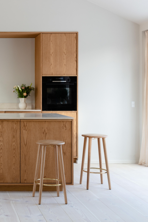 Umage The Socialite Counter barkruk H68 donker eiken