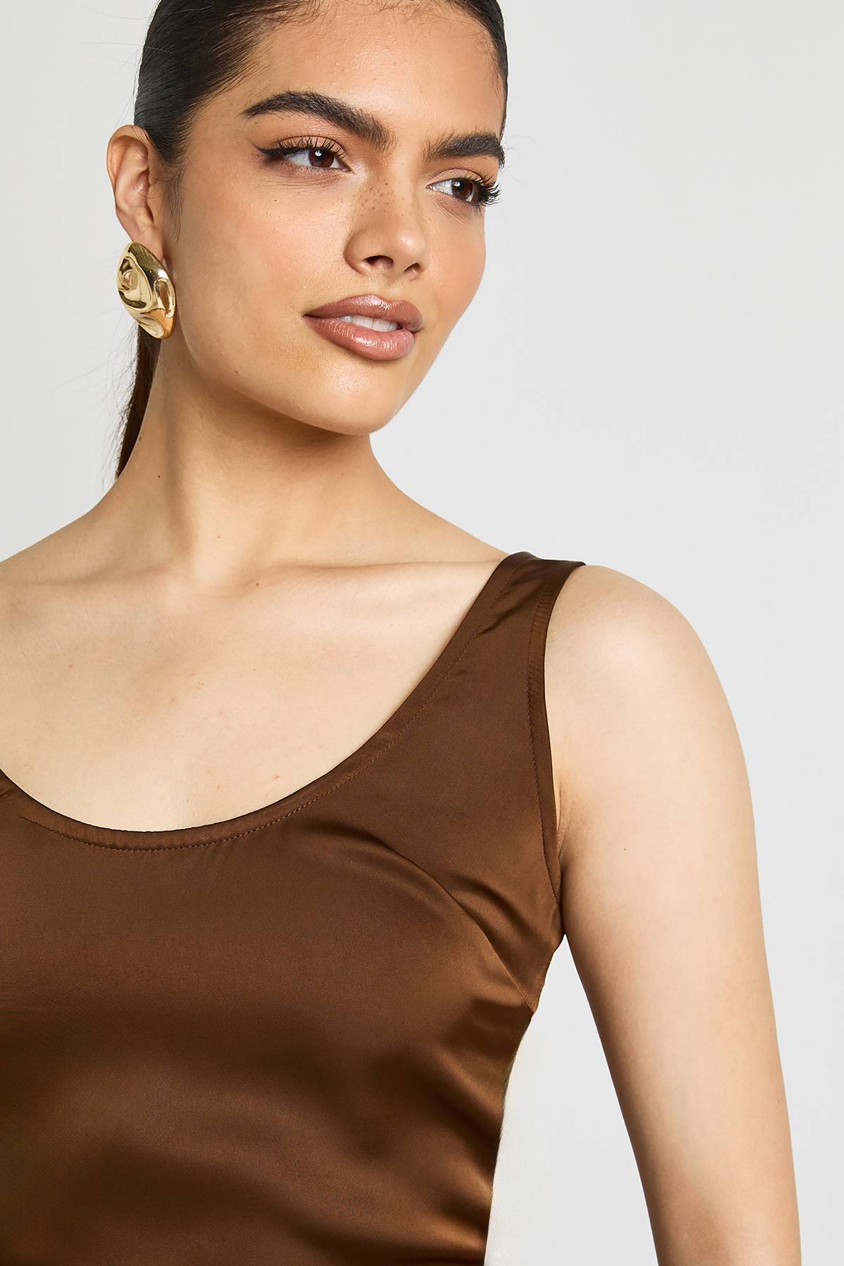 boohoo Ensemble Caraco Col Rond et Jupe Longue en Satin