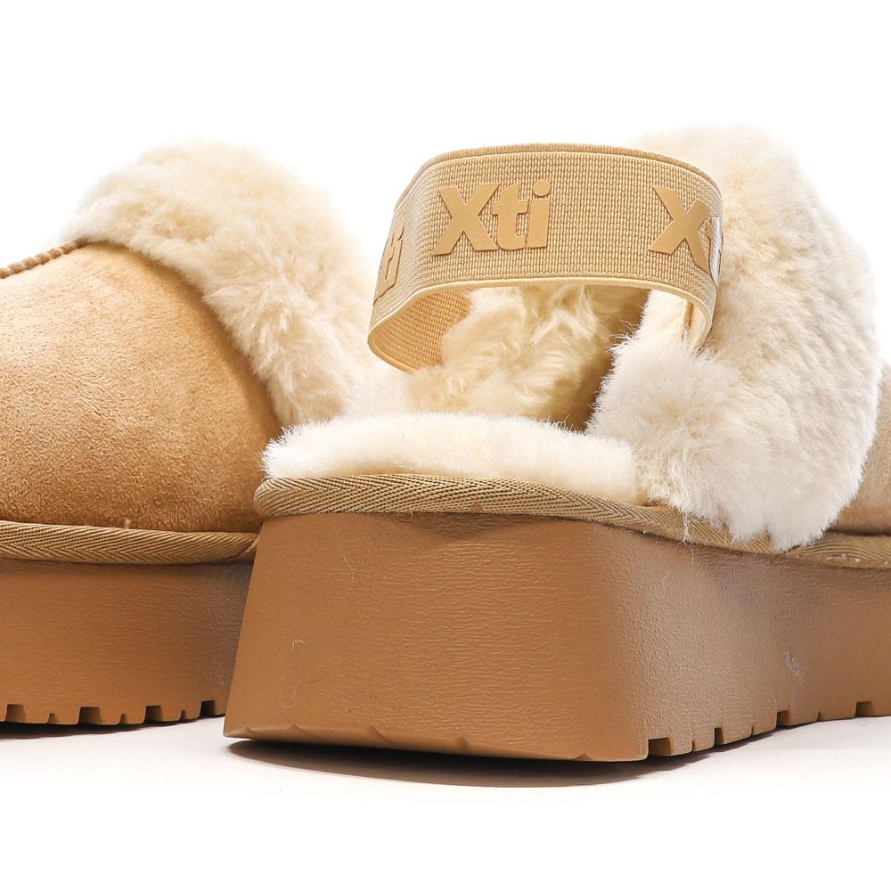 Xti Sabots fourrés à élastique Beige Femme Xti Microfiber