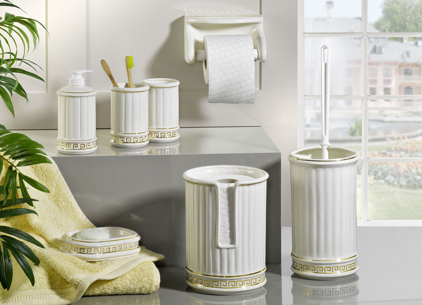 Handgefertigte Badezimmer-Accessoires aus Keramik