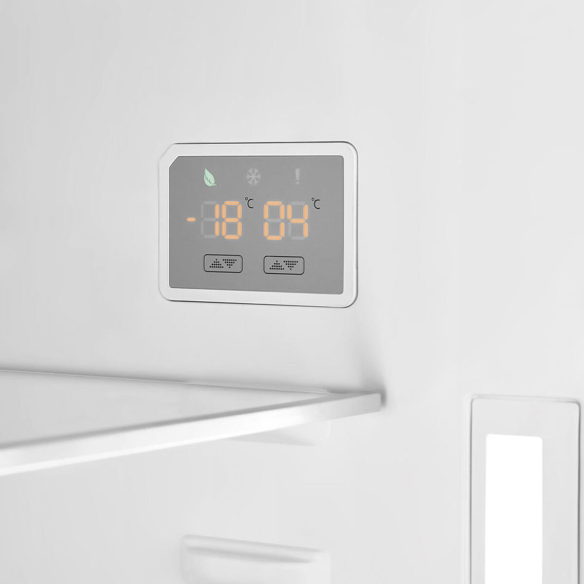Smeg FA8005RPO6 Kombiskap høyrehengslet 70 cm, creme
