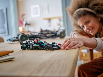 LEGO Mercedes-AMG F1® W15 racewagen (77244)