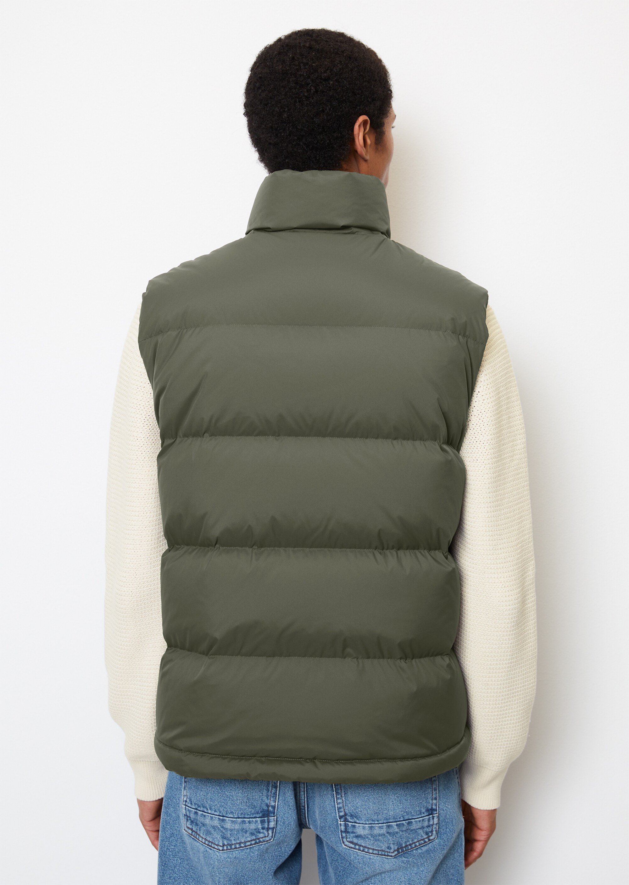 Daunenweste regular mit matter Oberfläche aus recyceltem Polyester
