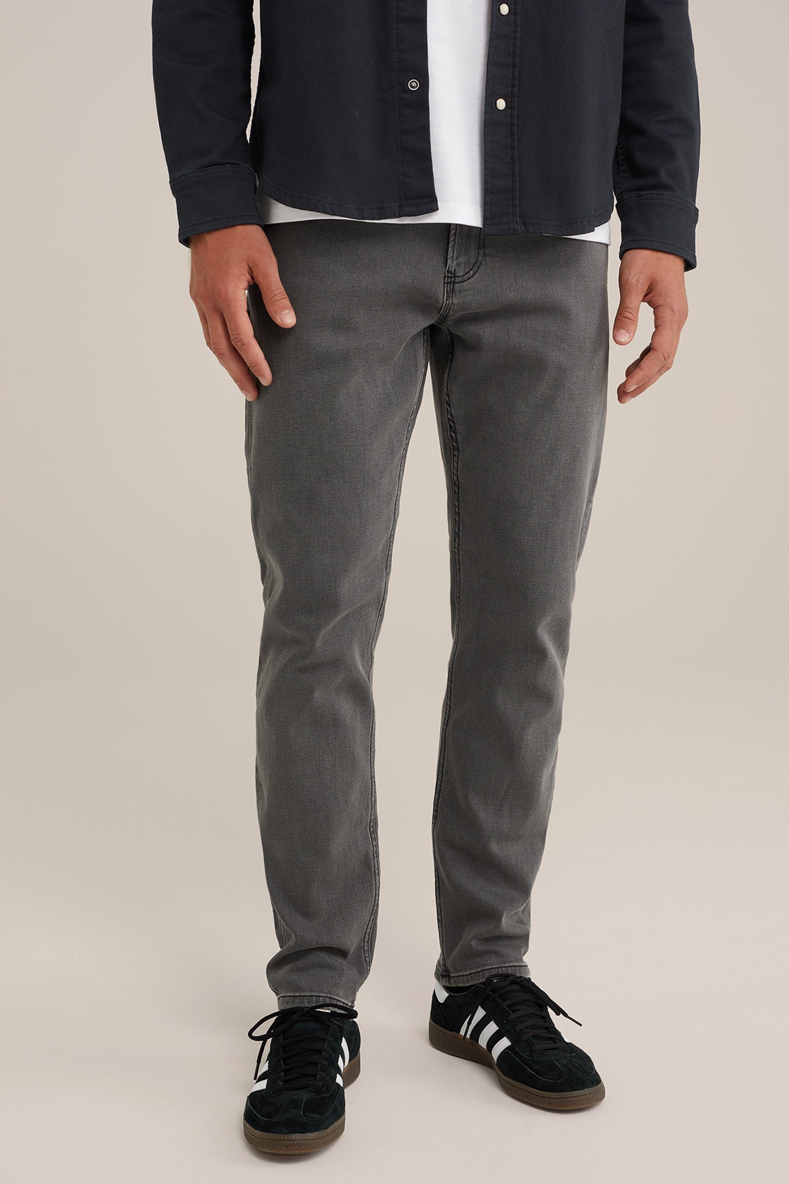 Rain ready slim fit jeans met medium stretch Fundamentals Lichtgrijs