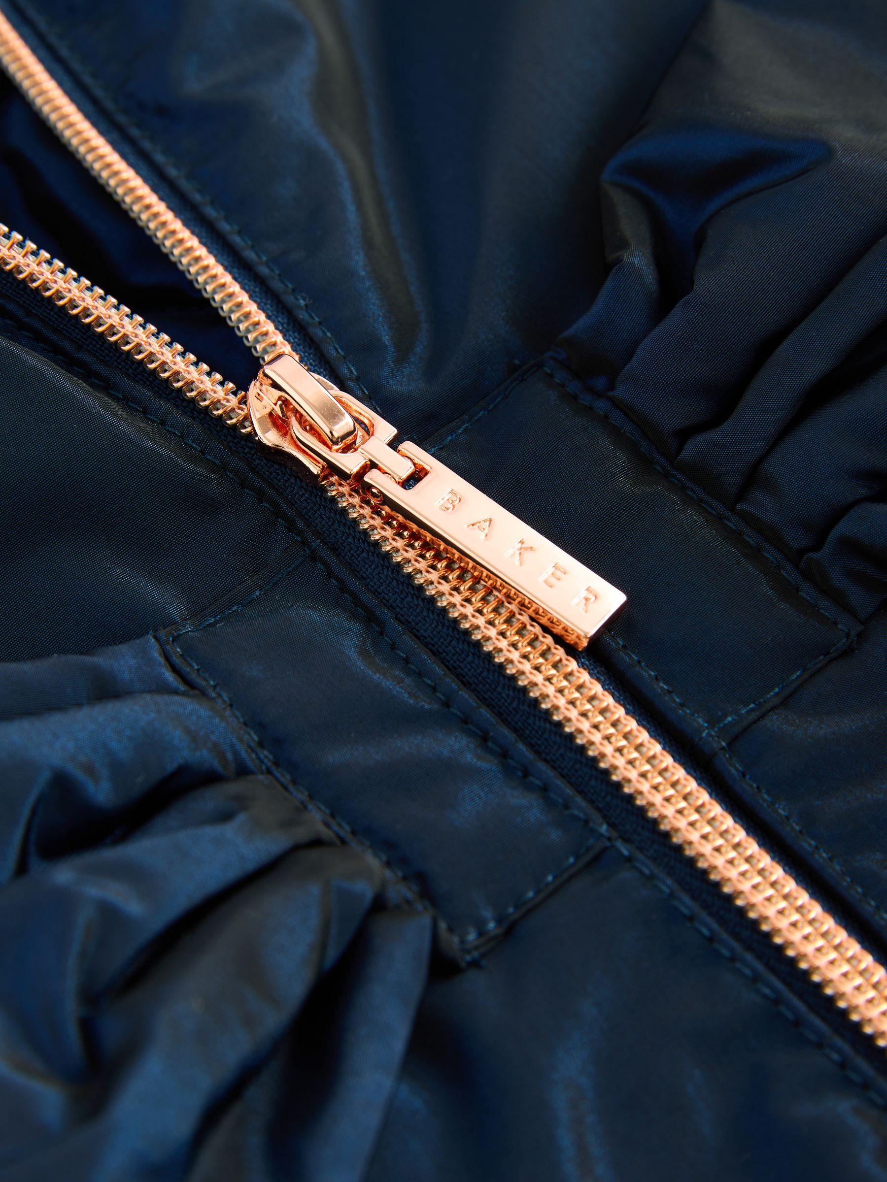 Marineblauw - Baker by Ted Baker - Regenbestendige regenjas met strik en ruches