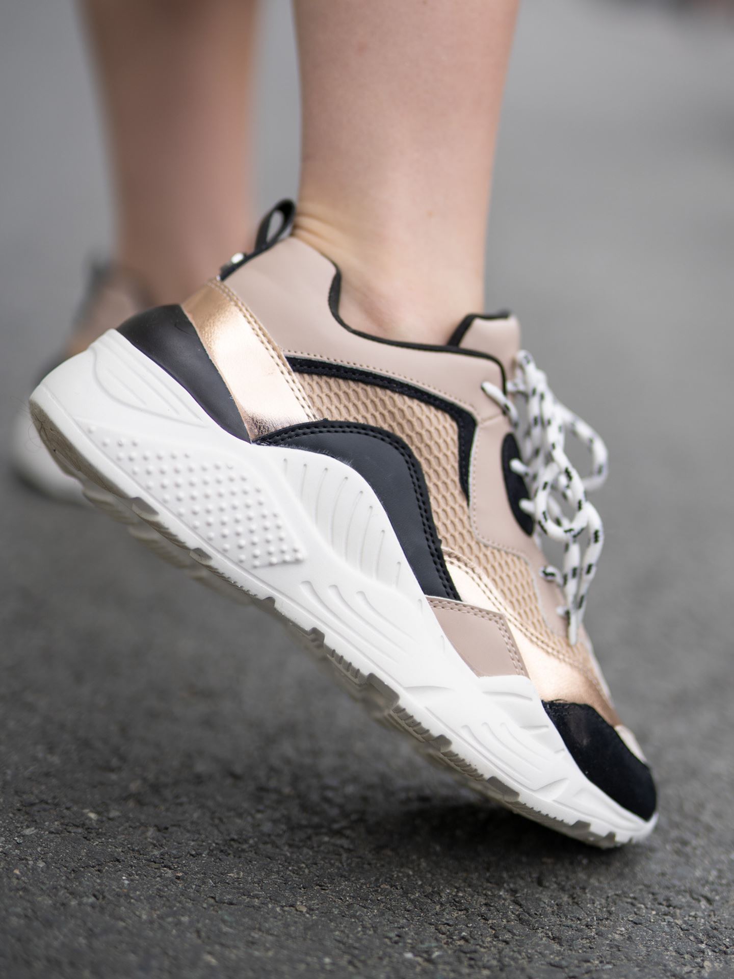 Antonia Sneaker