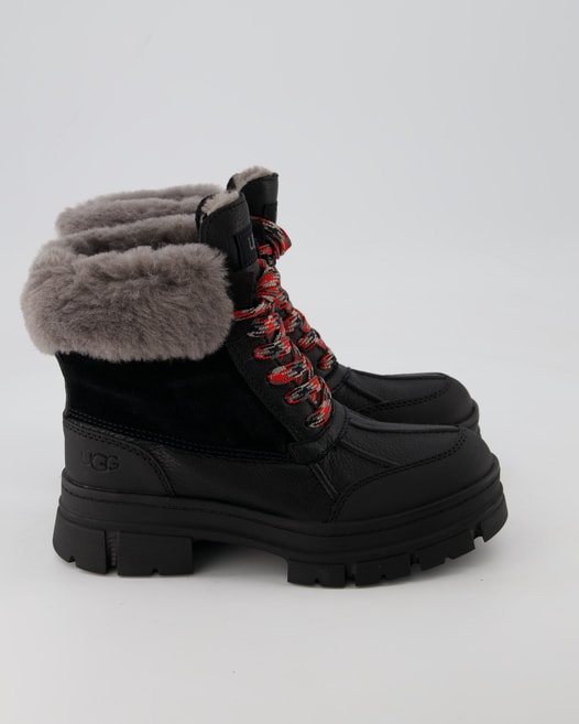 UGG Ashton Addie Winterstiefel in Schwarz