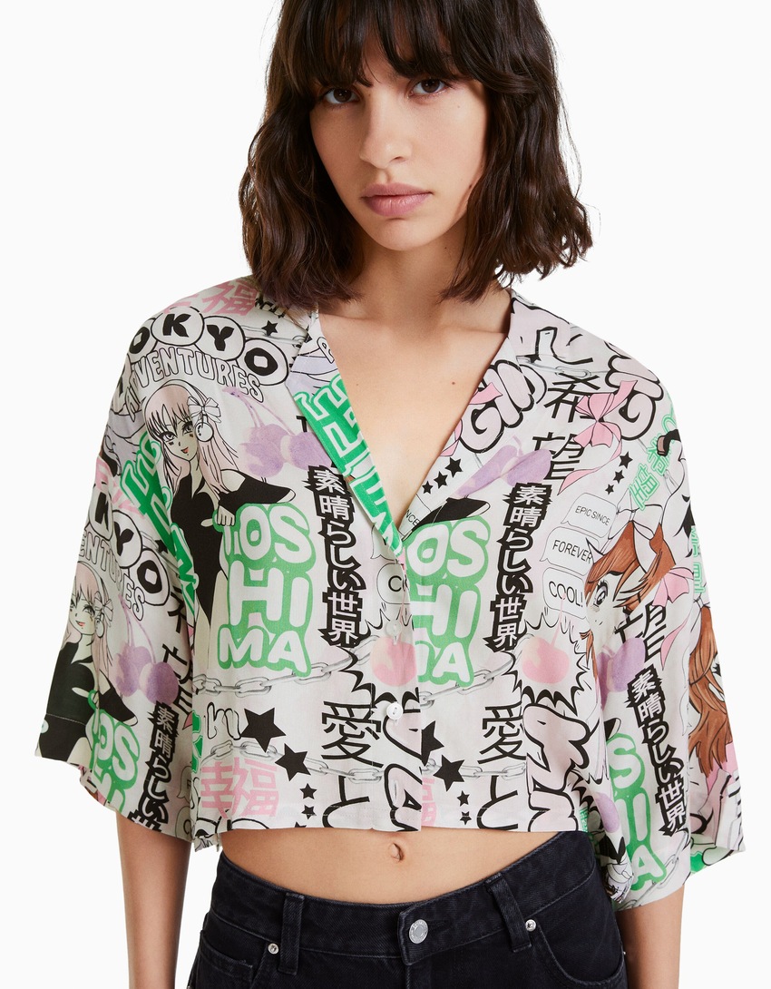 Camisa cropped estampada de manga 3/4