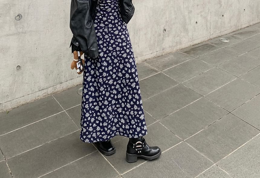 Trendycas - Effen imitatieleren jas met kraag en rits / Maxi-jurk met spaghettibandjes en bloemenprint