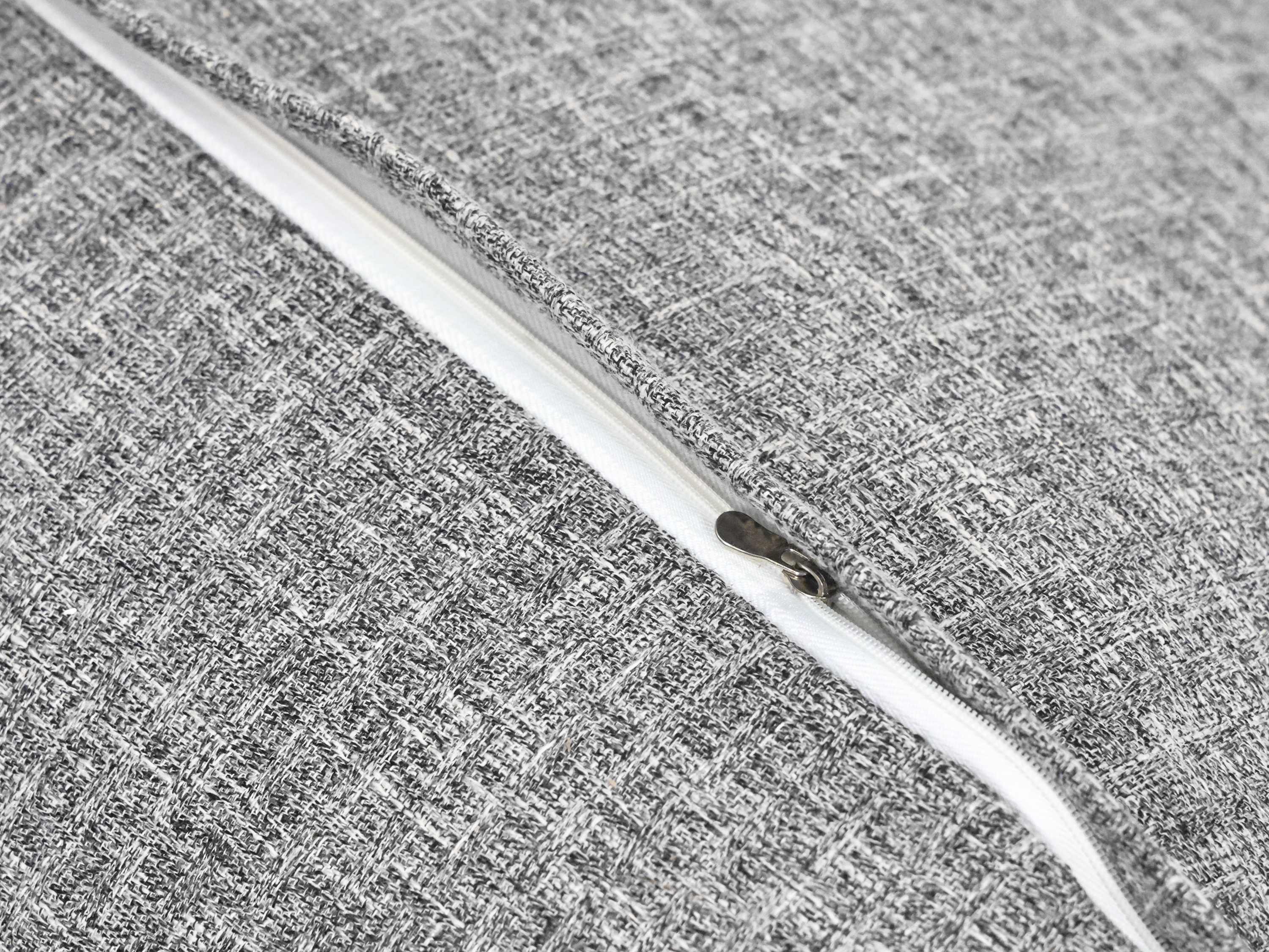 Rückenkissen mit Nackenrolle grau
