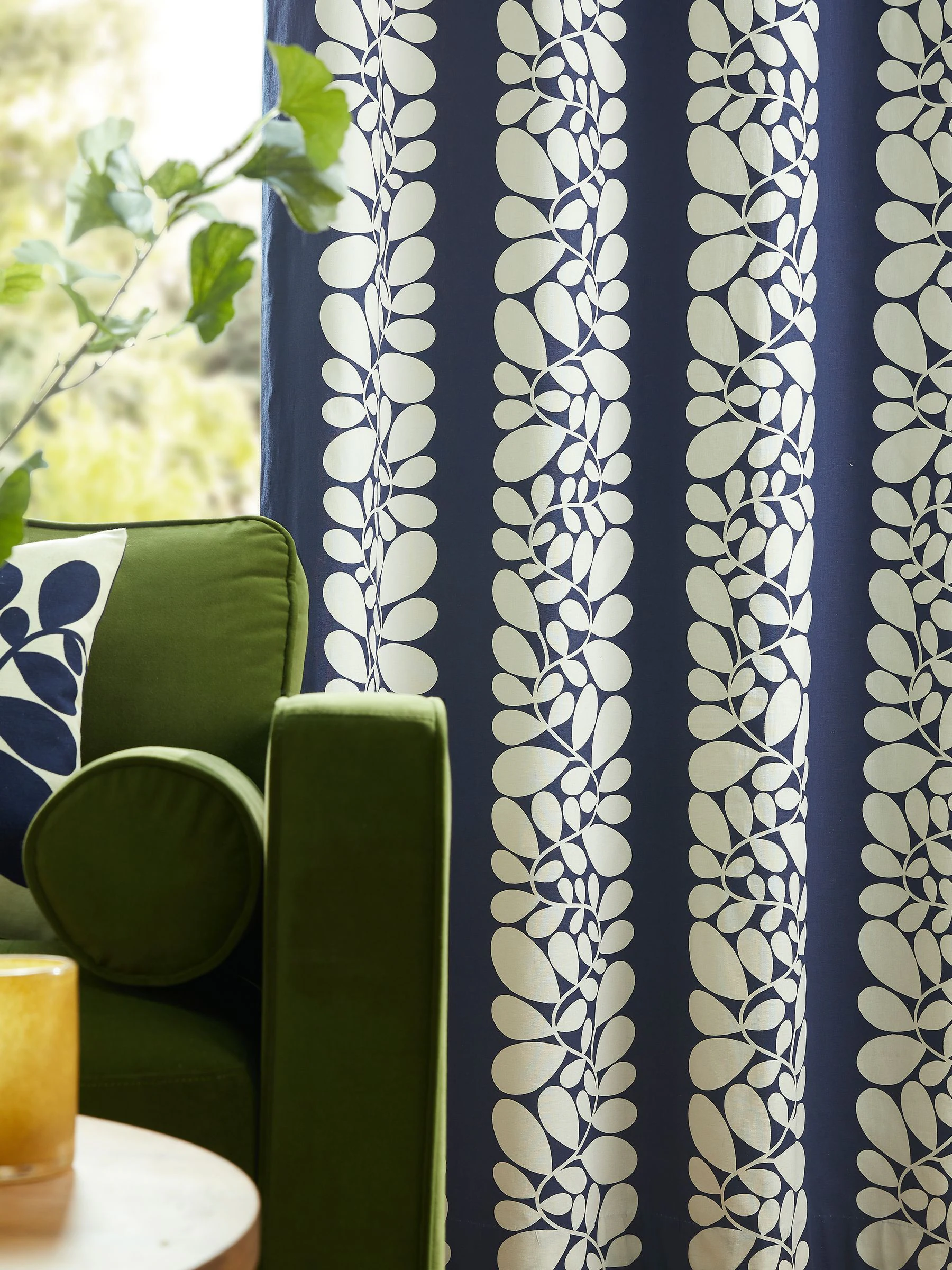 Orla Kiely ringgordijnen met strepen en bladcontourenprint