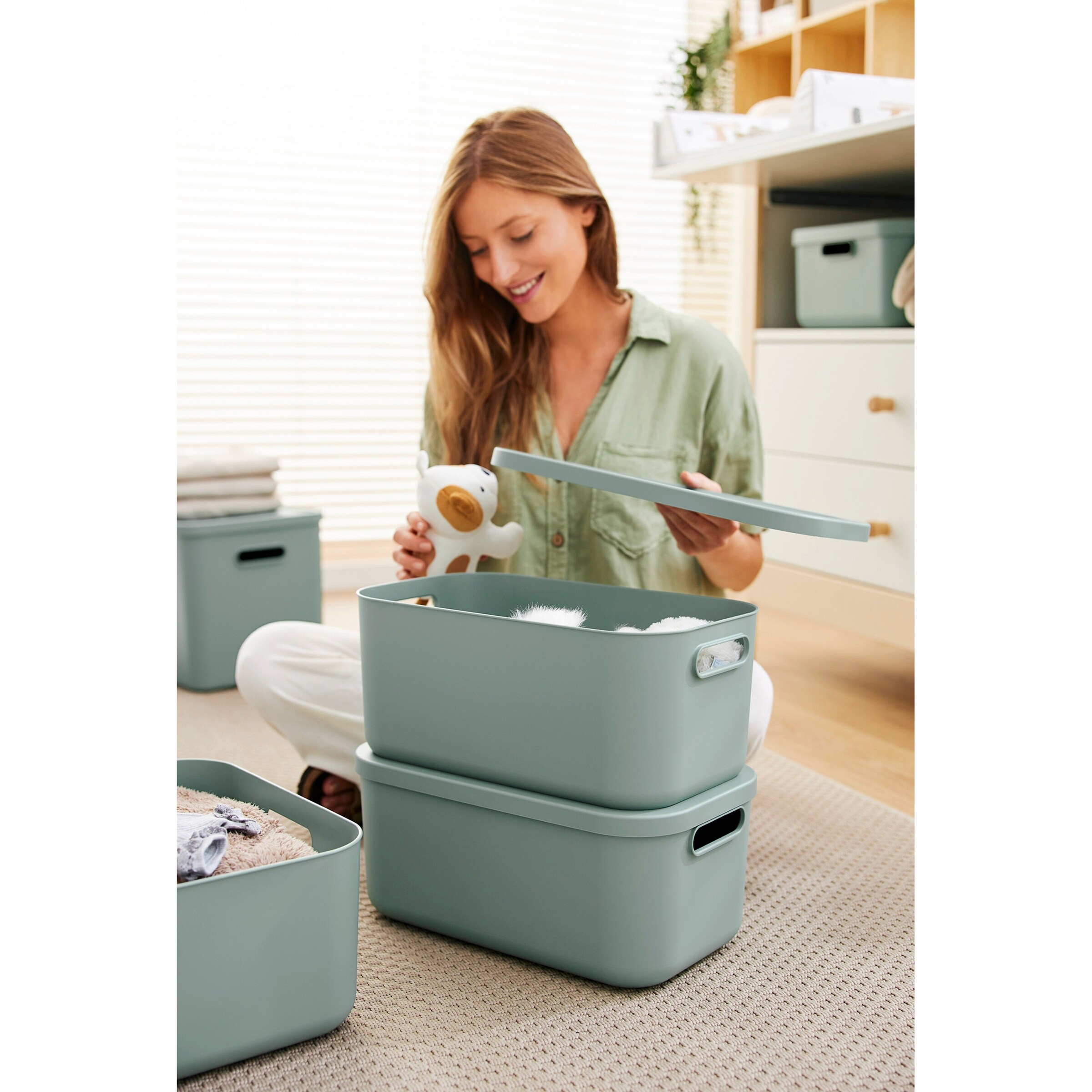 Rotho Babydesign Aufbewahrungsbox KAYO stapelbar 12 l sage green