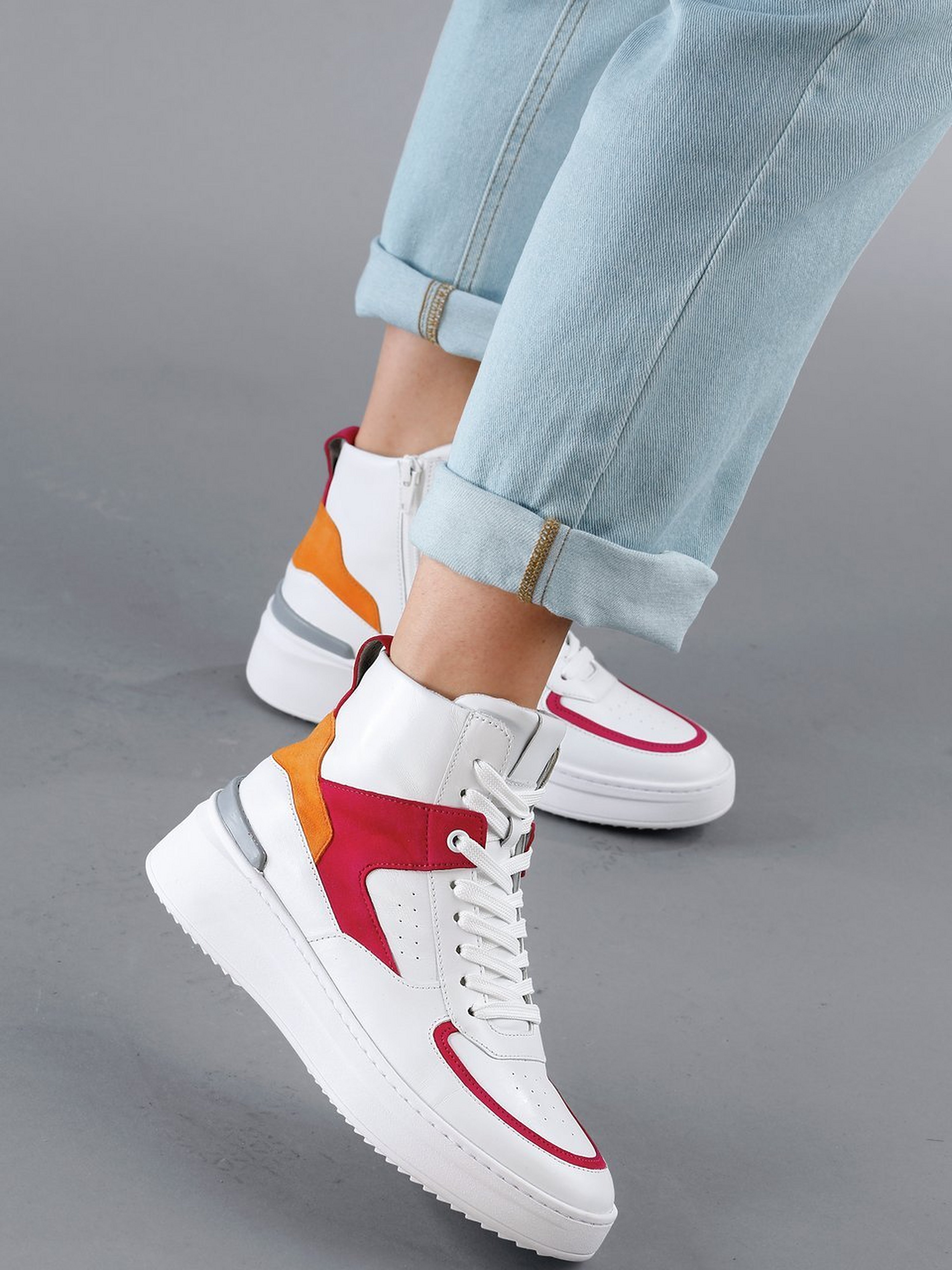 Sneaker