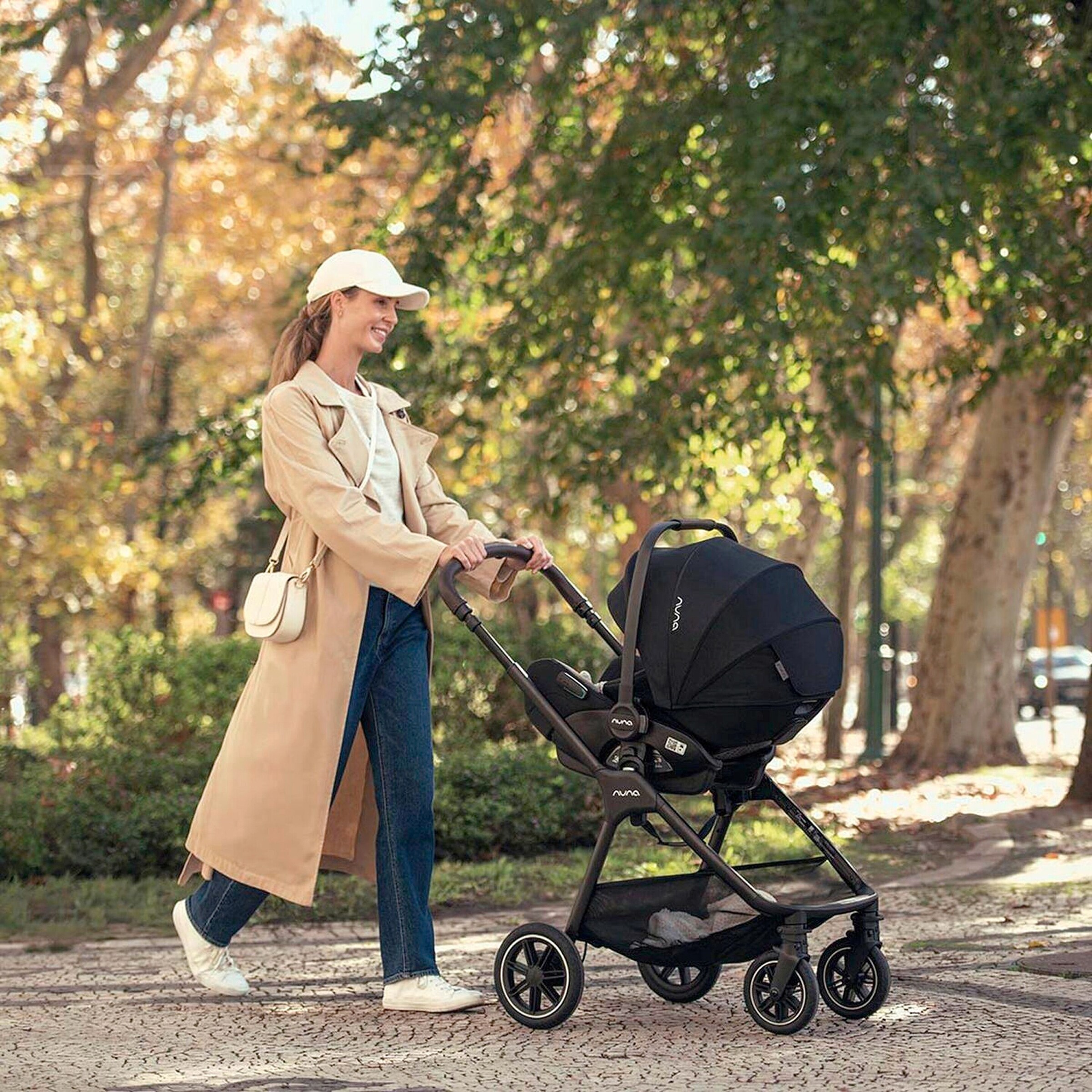 Nuna Babyschale ARRA flex (2025) caviar